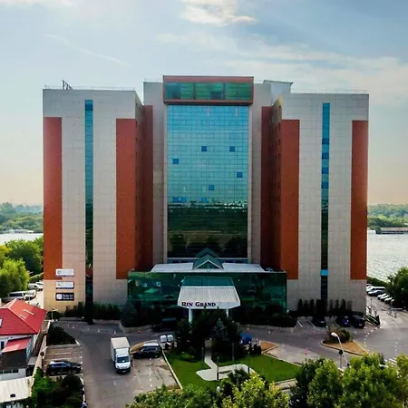 Rin Grand Anisia Apartment